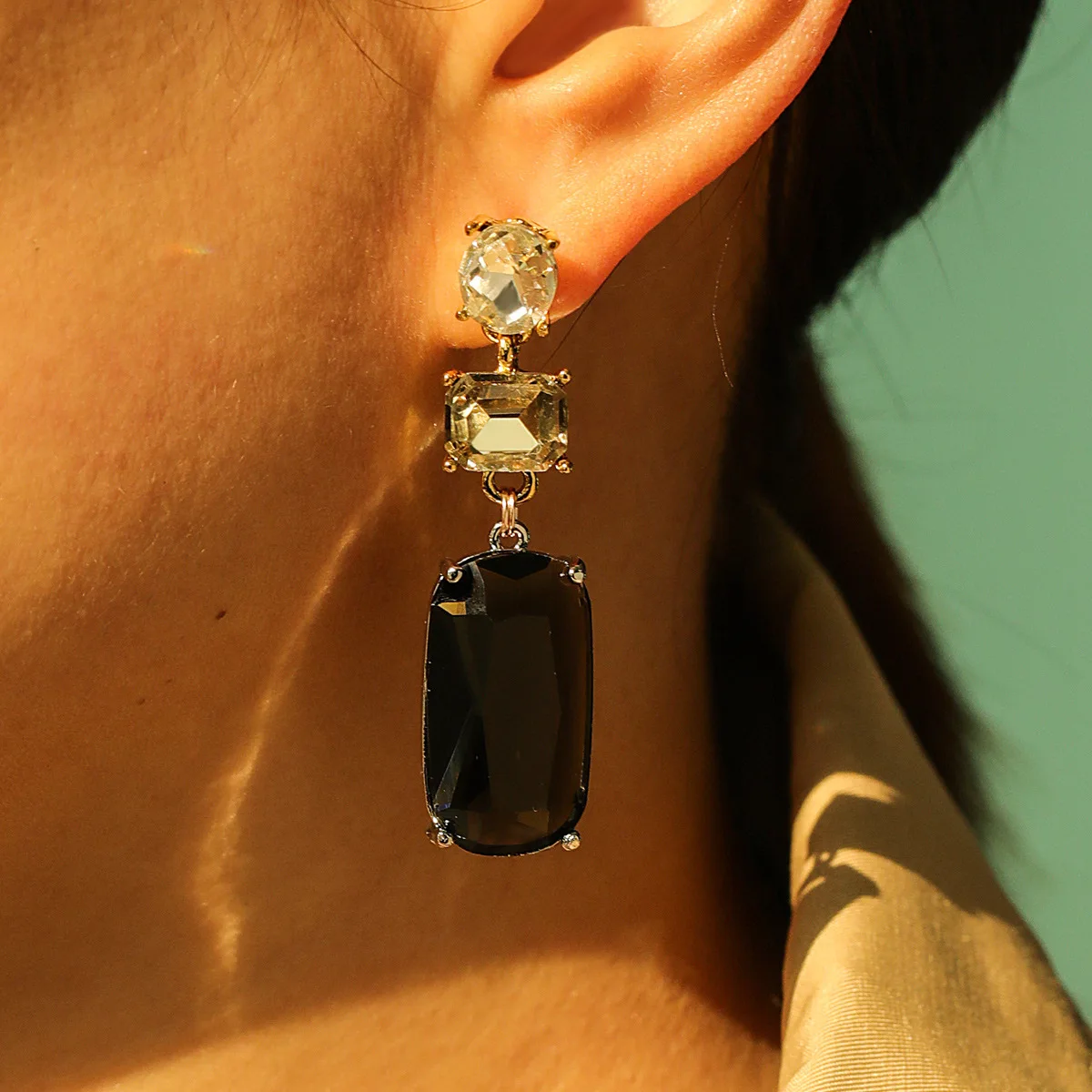 Fashion Crystals Long Drop Women's Earrings Black Crystal Drop Pendant Earrings Popular Women's Ear Jewelry
Fashion Crystals Long Drop Women's Earrings Black Crystal Drop Pendant Earrings Popular Women's Ear Jewelry