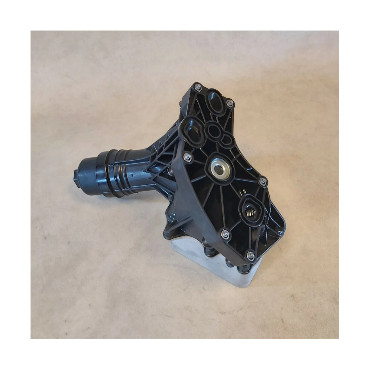 Масляный фильтр масляного радиатора двигателя для BMW F20 F30 G30 G11 X3 X4 X5 B58 11428583895 11 42 8 583 895
Масляный фильтр масляного радиатора двигателя для BMW F20 F30 G30 G11 X3 X4 X5 B58 11428583895 11 42 8 583 895