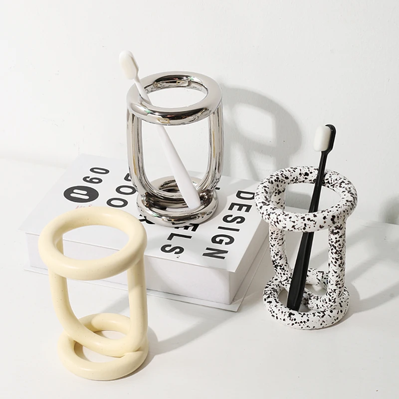 Korean Ceramic Toothbrush Holder Nordic Style Storage Vase Rack Home Decoration Makeup Brush Holder Bathroom Accessories
Korean Ceramic Toothbrush Holder Nordic Style Storage Vase Rack Home Decoration Makeup Brush Holder Bathroom Accessories