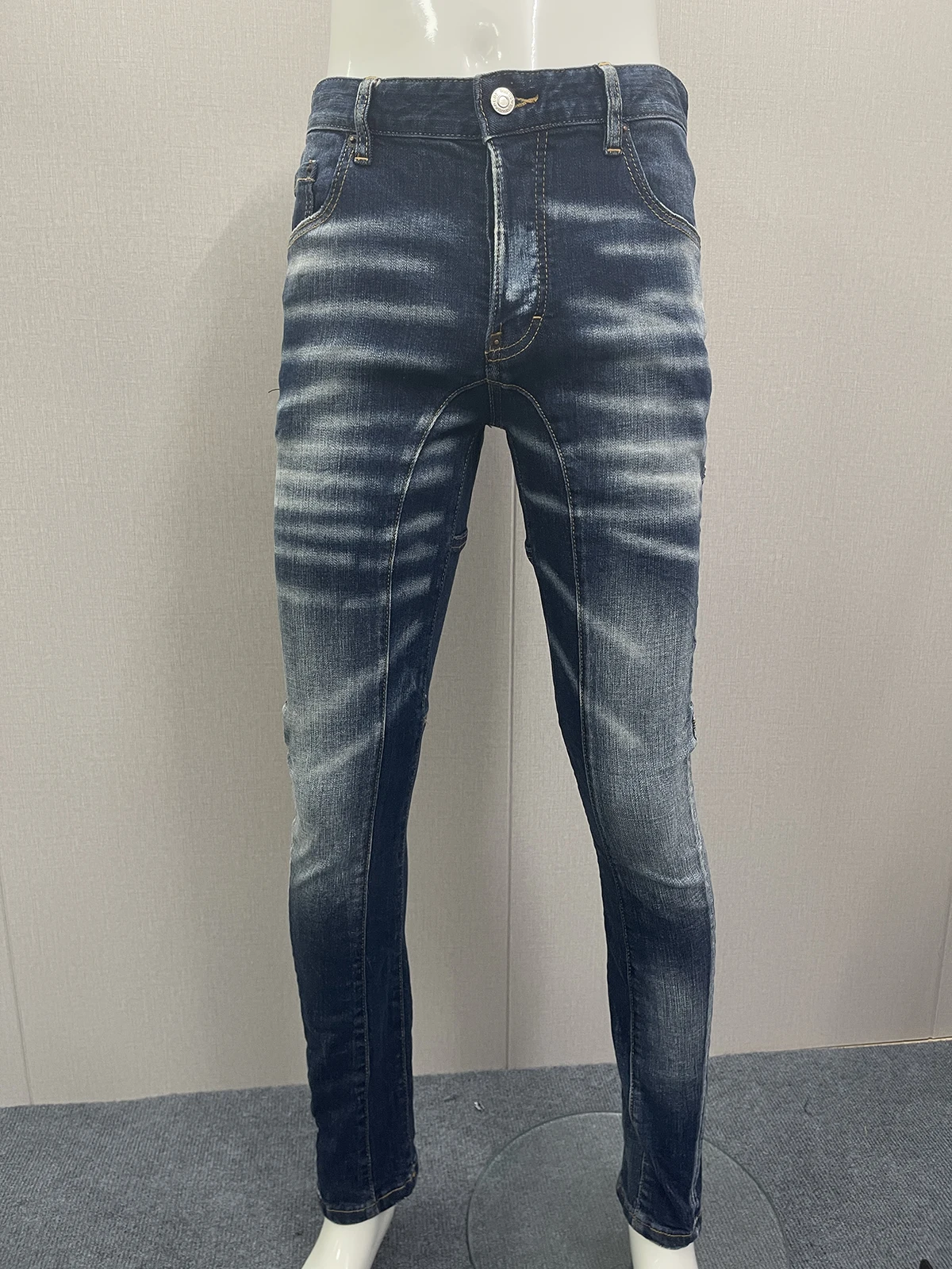 Spring and summer new fashion men wash wear hole patch paint three-dimensional cutting small feet dark blue jeans man
Spring and summer new fashion men wash wear hole patch paint three-dimensional cutting small feet dark blue jeans man