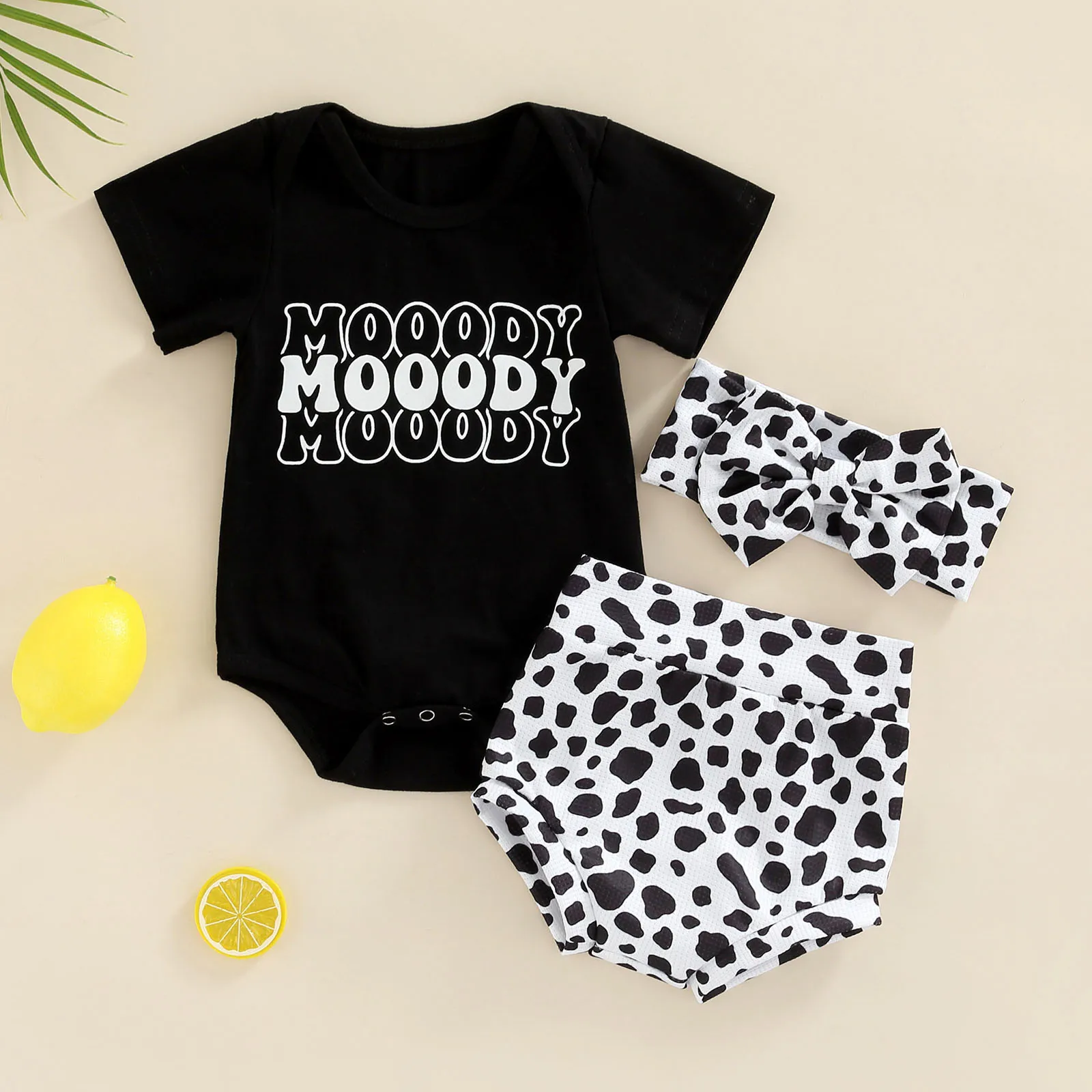 0-18 Months Short Sleeve Infant Girls Three-piece Layette Black Short Sleeve Romper, Cow Print Shorts Headdress
0-18 Months Short Sleeve Infant Girls Three-piece Layette Black Short Sleeve Romper, Cow Print Shorts Headdress