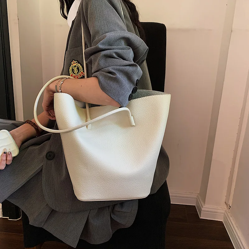 Casual Large Capacity Totes Designer Women Handbags And Purses Luxury PU Leather Female Shoulder Bags Lady Hobos Bags Big Coffee
Casual Large Capacity Totes Designer Women Handbags And Purses Luxury PU Leather Female Shoulder Bags Lady Hobos Bags Big Coffee