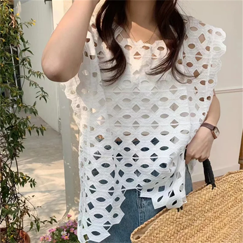 Повседневный женский жилет с вырезами, без рукавов, однотонный минималистичный Свободный Топ, женская дизайнерская одежда неправильной формы, летние модные топы P681
Повседневный женский жилет с вырезами, без рукавов, однотонный минималистичный Свободный Топ, женская дизайнерская одежда неправильной формы, летние модные топы P681