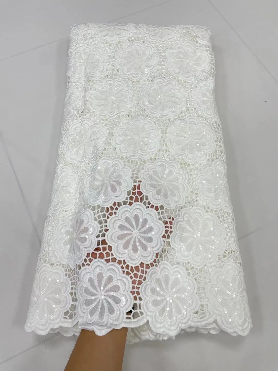 White African Cord Lace Fabric 2022 High Quality Guipure Lace French Nigerian Lace Fabrics With Sequins For Wedding 5 Yards Sew
White African Cord Lace Fabric 2022 High Quality Guipure Lace French Nigerian Lace Fabrics With Sequins For Wedding 5 Yards Sew
