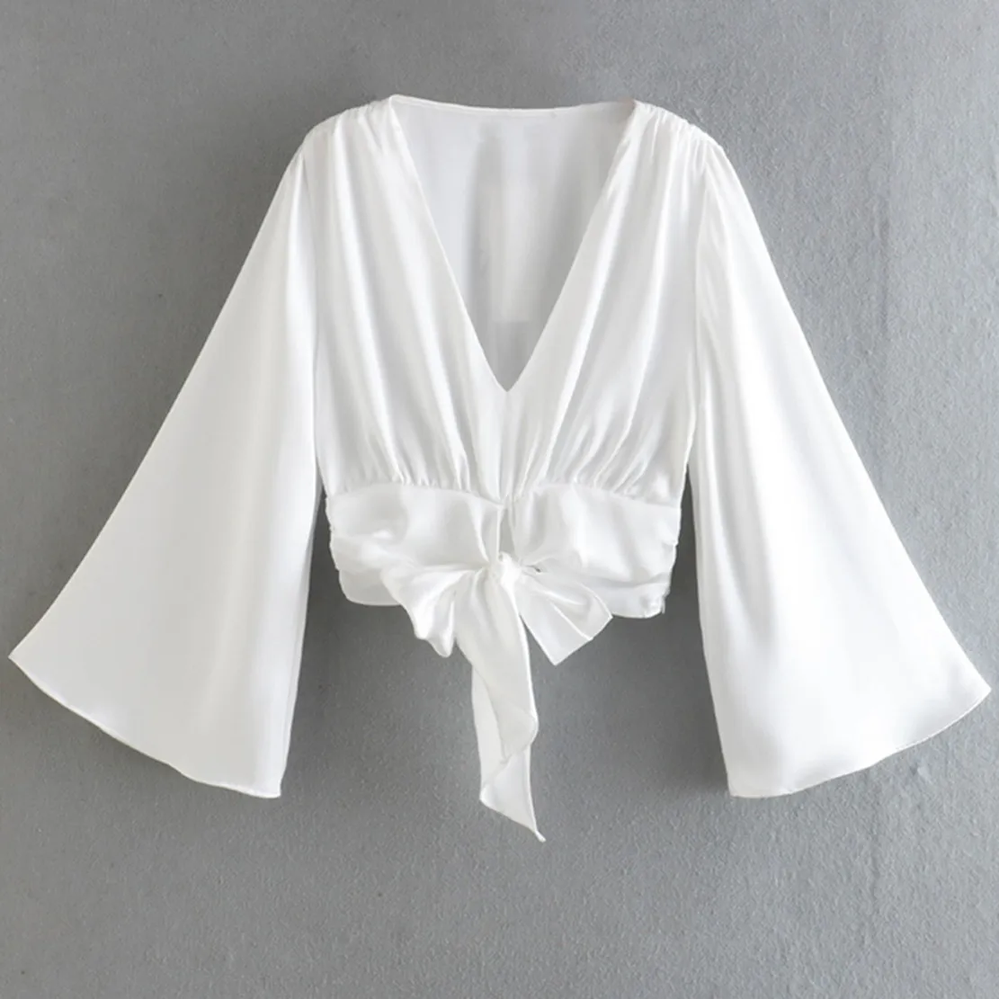 Maxdutti Elegant Casual Shirt Satin V-neck Bow Pure White Blouse Women Tops Fashion Blouse
Maxdutti Elegant Casual Shirt Satin V-neck Bow Pure White Blouse Women Tops Fashion Blouse