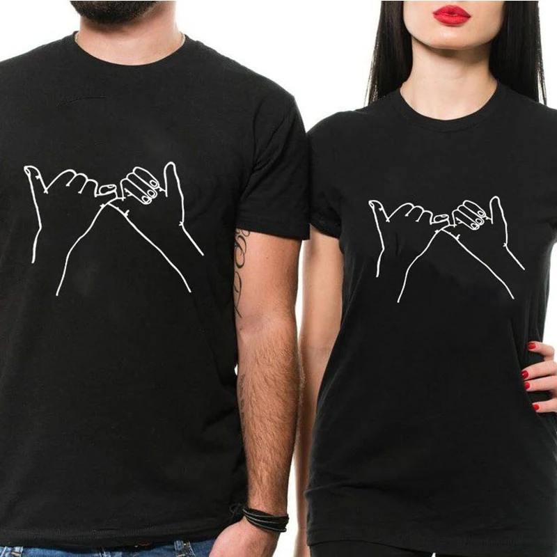 Women Men Hold Hands Print T Shirt 2022 Gift for Couple Short Sleeve Fashion Summer Tops Matching Clothes Lovers T-Shirts 
Women Men Hold Hands Print T Shirt 2022 Gift for Couple Short Sleeve Fashion Summer Tops Matching Clothes Lovers T-Shirts