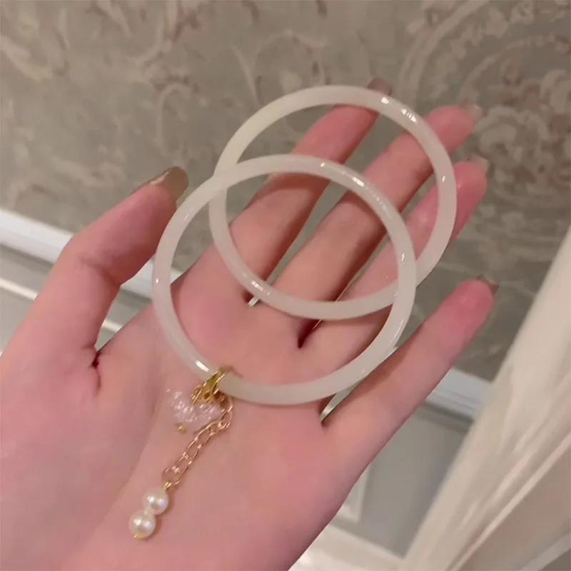 Minar Chinese Style 2 PCS/Set White Color Arcylic Butterflly Bangles for Women Imitation Pearl Tassel Bangle Casual Accessories
Minar Chinese Style 2 PCS/Set White Color Arcylic Butterflly Bangles for Women Imitation Pearl Tassel Bangle Casual Accessories
