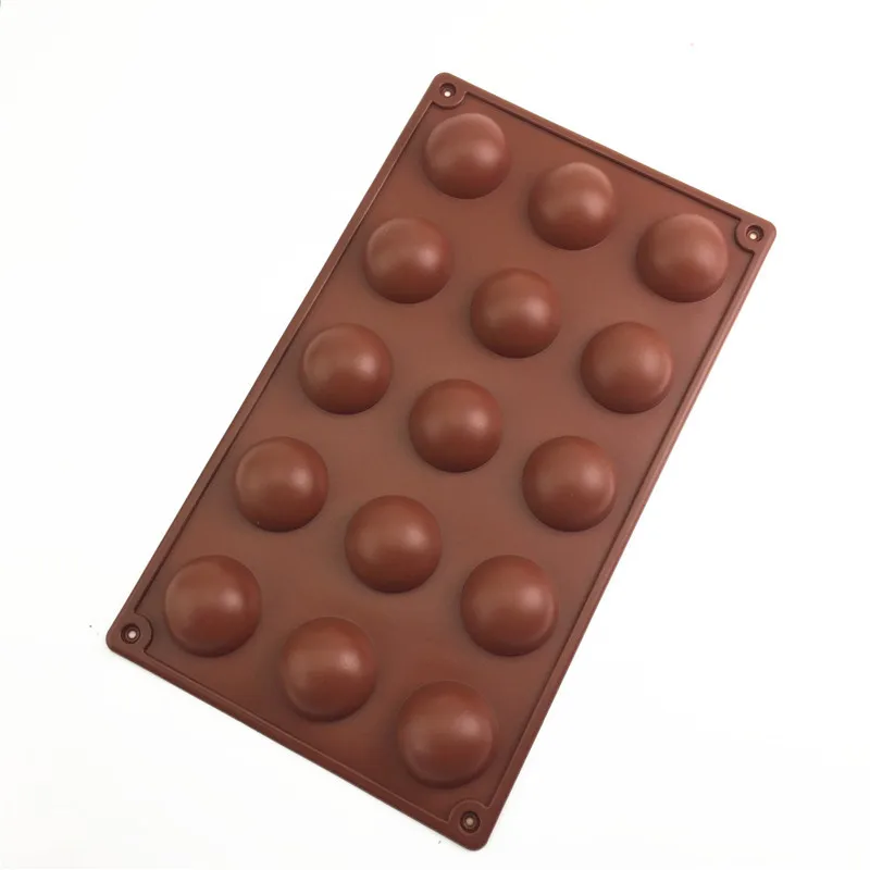 Semi-circular chocolate silicone film cake dessert pudding jelly ice plaster dripping decorative tool
Semi-circular chocolate silicone film cake dessert pudding jelly ice plaster dripping decorative tool