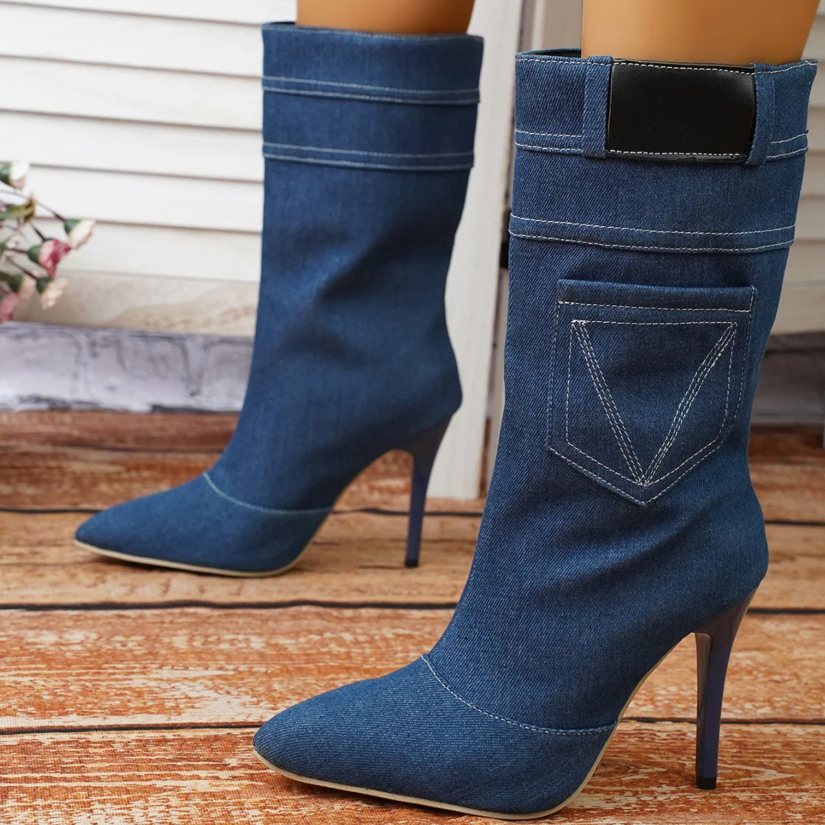 2023 Winter Women's Vintage Fashion Style Blue Denim Ankle Boots Thin High Heel Pointed Jeans Short Boots High Heel Shoes
2023 Winter Women's Vintage Fashion Style Blue Denim Ankle Boots Thin High Heel Pointed Jeans Short Boots High Heel Shoes
