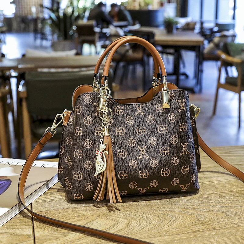 Fashion Luxury Shopping Party Work Purse Women Crossbody Shoulder Handbag Messenger High-Capacity Bag Fox Pendant Hot Sale
Fashion Luxury Shopping Party Work Purse Women Crossbody Shoulder Handbag Messenger High-Capacity Bag Fox Pendant Hot Sale