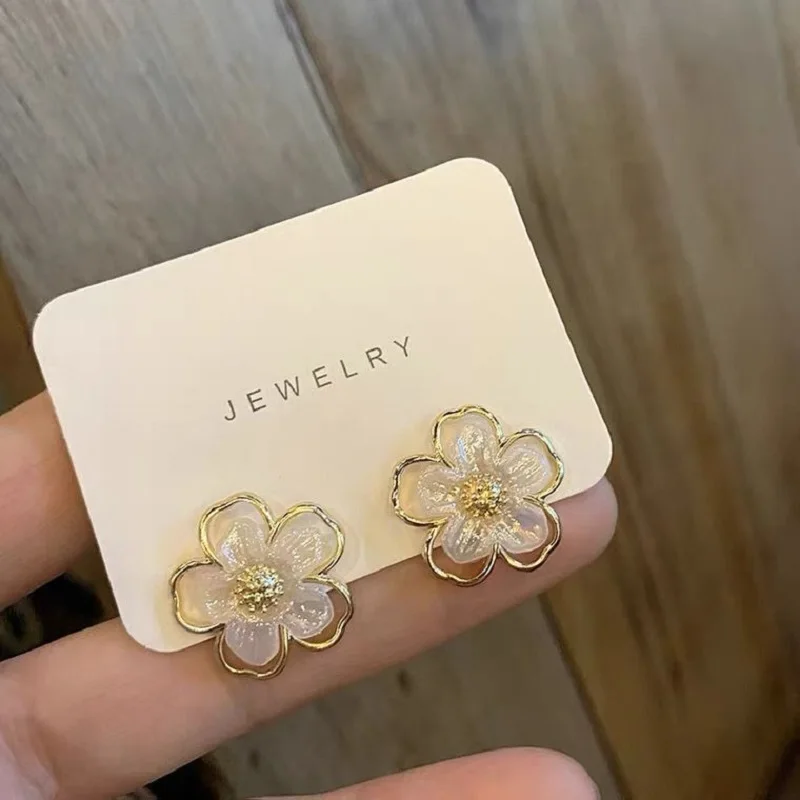 S925 silver needle temperament Flower Earrings metal small anti Fritillaria Earrings Flower Earrings elegant jewelry gifts
S925 silver needle temperament Flower Earrings metal small anti Fritillaria Earrings Flower Earrings elegant jewelry gifts