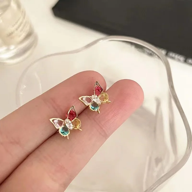 Inlaid Zircon Colorful Butterfly Earrings for Women Korean Cute Butterfly Pearl Small Stud Earring Wedding Birthday Jewelry Gift
Inlaid Zircon Colorful Butterfly Earrings for Women Korean Cute Butterfly Pearl Small Stud Earring Wedding Birthday Jewelry Gift
