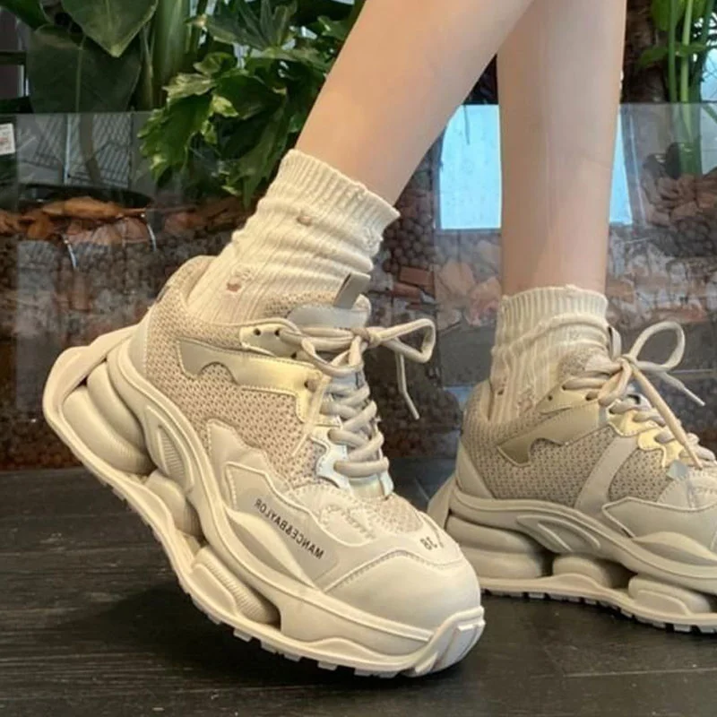 Белые, черные мужские и женские кроссовки на массивной подошве 2023, дизайнерская повседневная обувь для женщин 41, 42, 43, модная Мужская теннисная спортивная обувь для фитнеса
Белые, черные мужские и женские кроссовки на массивной подошве 2023, дизайнерская повседневная обувь для женщин 41, 42, 43, модная Мужская теннисная спортивная обувь для фитнеса