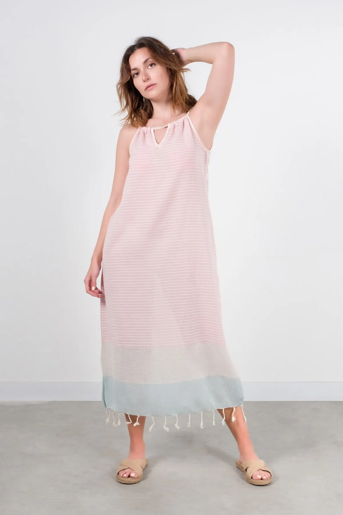 Women's Pareo Lotus Dress Halter Neck Beach Dress Swimwear Cover Dress Sexy Tunic Suit Beachwear Female Beach Bikini Cover
Women's Pareo Lotus Dress Halter Neck Beach Dress Swimwear Cover Dress Sexy Tunic Suit Beachwear Female Beach Bikini Cover