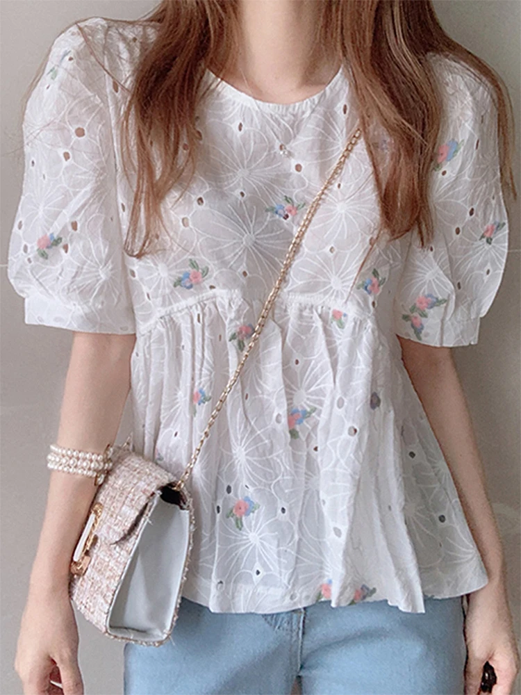 GGRIGHT Vintage Embroidery Flower Blouse Short Sleeve Top Camisas De Mujer Back Buttons Blouses 2022 Fashion Summer Clothes
GGRIGHT Vintage Embroidery Flower Blouse Short Sleeve Top Camisas De Mujer Back Buttons Blouses 2022 Fashion Summer Clothes
