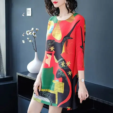 Mid-length printed pleated dress 2021 spring and autumn new fashion women's loose large size straight dress
Mid-length printed pleated dress 2021 spring and autumn new fashion women's loose large size straight dress