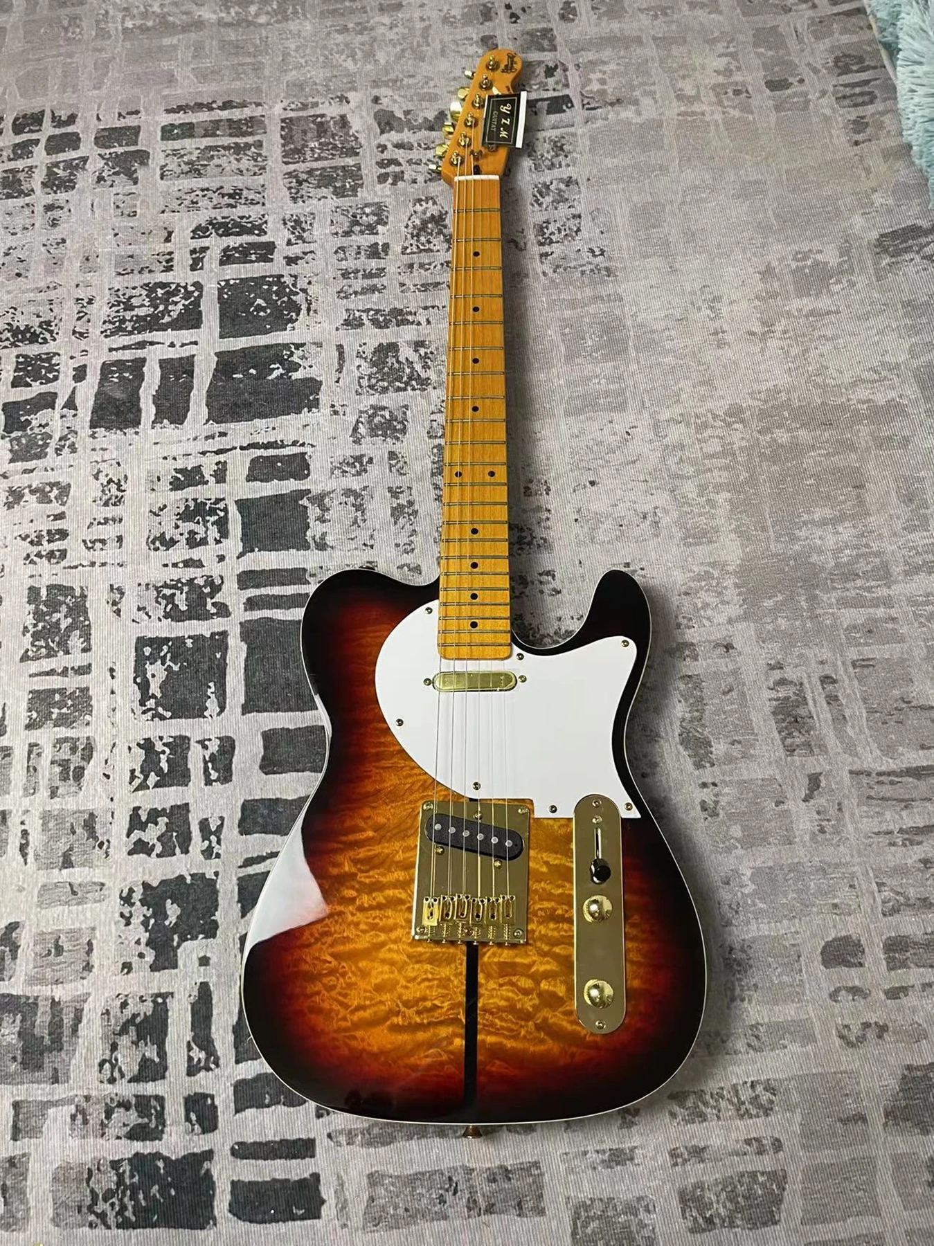 Sunrise Color Big Flower TL Guitar, High end Pickup, Maple Fingerboard, Hot Selling Guitar, Real Object Shooting
Sunrise Color Big Flower TL Guitar, High end Pickup, Maple Fingerboard, Hot Selling Guitar, Real Object Shooting