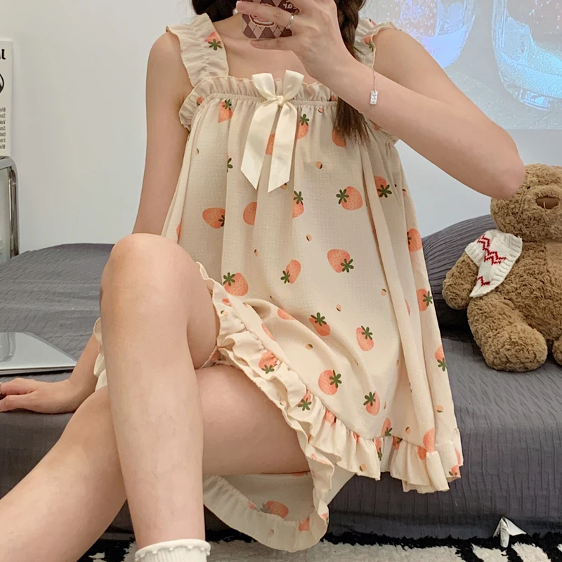 Summer Women Sweet Strawberry Print Sleeveless Pajamas Set Female Home Cotton Sleepwear Shorts 2 Piece Suspender Pyjamas Suit
Summer Women Sweet Strawberry Print Sleeveless Pajamas Set Female Home Cotton Sleepwear Shorts 2 Piece Suspender Pyjamas Suit