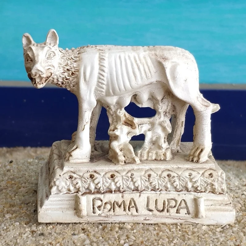 Wolf child female wolf female wolf baby rearing sand with Italian Roman female wolf statue psychological sand table
Wolf child female wolf female wolf baby rearing sand with Italian Roman female wolf statue psychological sand table