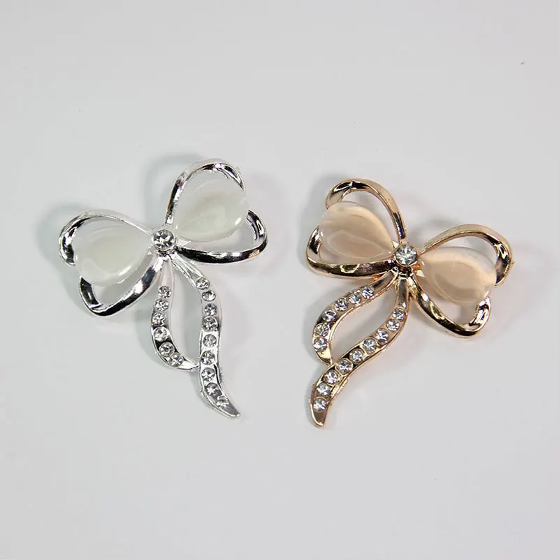 

MOZOG Exquisite Women Brooch Electroplated Alloy Ornaments Popular Lapel Pins Ultralight Versatile Jewellery Clothing Decoration