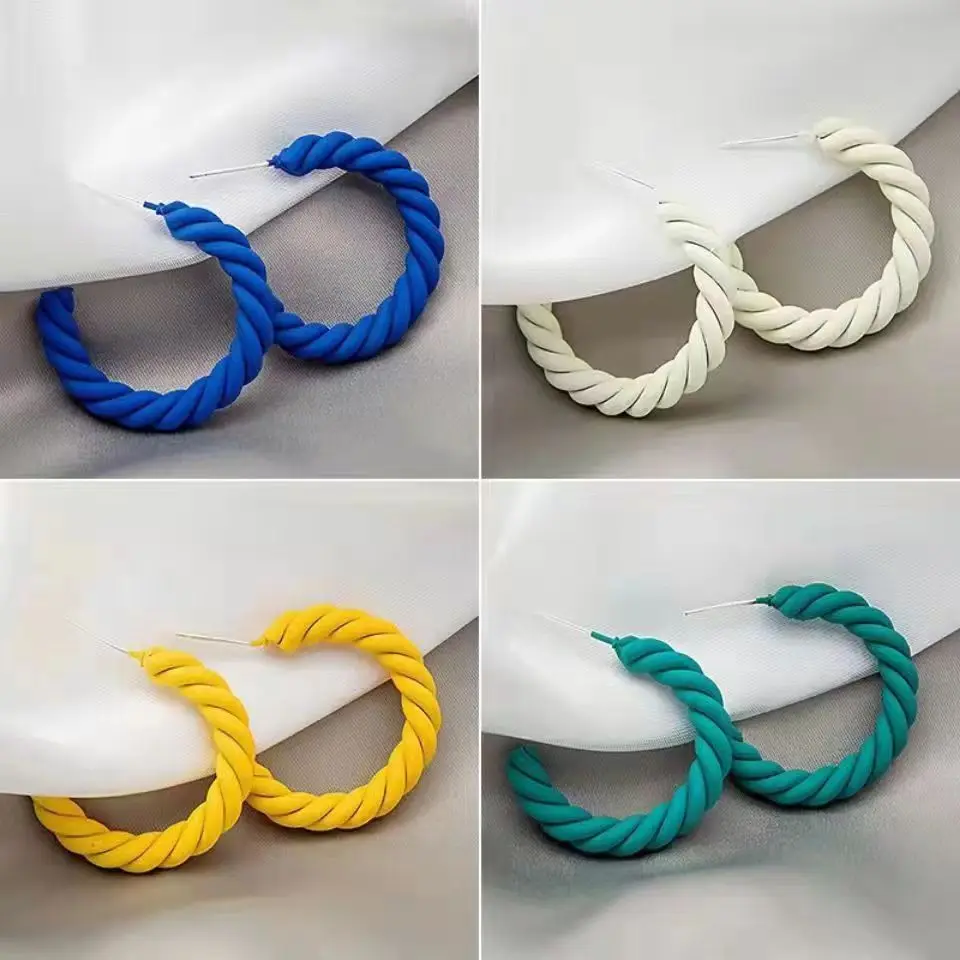 Trend Candy Color C-shaped Twist Simple Earrings Twisted Personality Spray Paint Semicircle S925 Silver Needle Korean Women 2022
Trend Candy Color C-shaped Twist Simple Earrings Twisted Personality Spray Paint Semicircle S925 Silver Needle Korean Women 2022