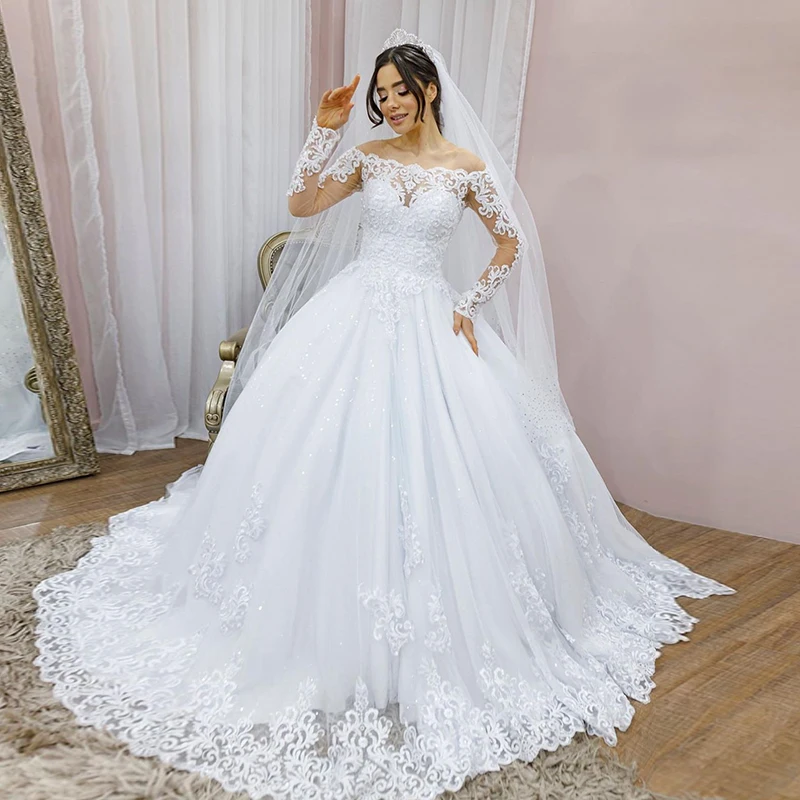 Luxury Wedding Dresses Long Sleeves Embroidered Lace On Net Lace With Ball Gown Full Sleeve Boat Neck Back Button Robe De Mariee
Luxury Wedding Dresses Long Sleeves Embroidered Lace On Net Lace With Ball Gown Full Sleeve Boat Neck Back Button Robe De Mariee