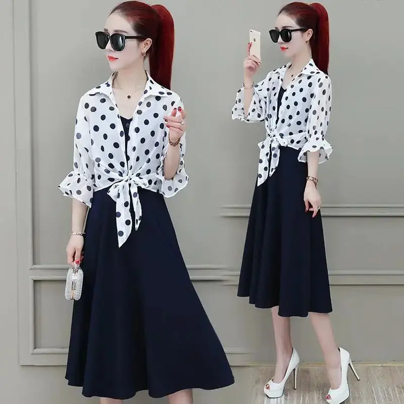 2023 Woman Dot Print Thin Coat and Straps Long Dress Suits Female Elegant Vintage Fashion Two Piece Set Ladies Midi Dresses A74
2023 Woman Dot Print Thin Coat and Straps Long Dress Suits Female Elegant Vintage Fashion Two Piece Set Ladies Midi Dresses A74