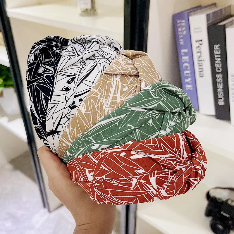 Korean Version of Spring and Summer New Headband Female Ins Wind Hairpin Small Broken Flower Pastoral Simple Hair Accessories He
Korean Version of Spring and Summer New Headband Female Ins Wind Hairpin Small Broken Flower Pastoral Simple Hair Accessories He