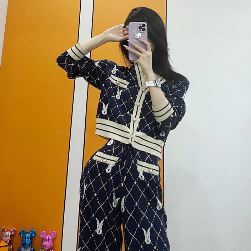 Knitted Cardigan Knit Coat Wide-leg Pants Suit New Vogue Temperament Two-piece Set Celebrity Leisure Simple Trousers Cardigan
Knitted Cardigan Knit Coat Wide-leg Pants Suit New Vogue Temperament Two-piece Set Celebrity Leisure Simple Trousers Cardigan