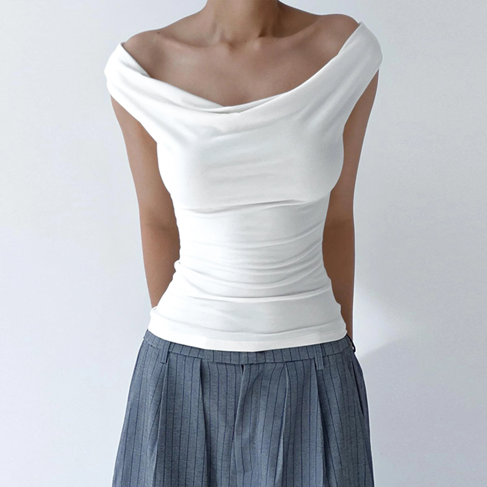 Sexy Women T-Shirts Polyester Slim Pullover Tops Swing Neck Sleeveless Backless Y2K Style Solid Color for Travel Vacation
Sexy Women T-Shirts Polyester Slim Pullover Tops Swing Neck Sleeveless Backless Y2K Style Solid Color for Travel Vacation