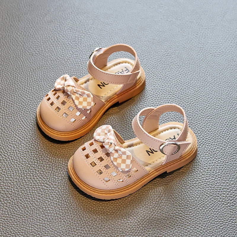Summer Toddler Sandals for Girls Children Princess Hollow Out Sandals Soft Bottom Kids Casual Beach Shoes with Checkered Bowknot
Summer Toddler Sandals for Girls Children Princess Hollow Out Sandals Soft Bottom Kids Casual Beach Shoes with Checkered Bowknot