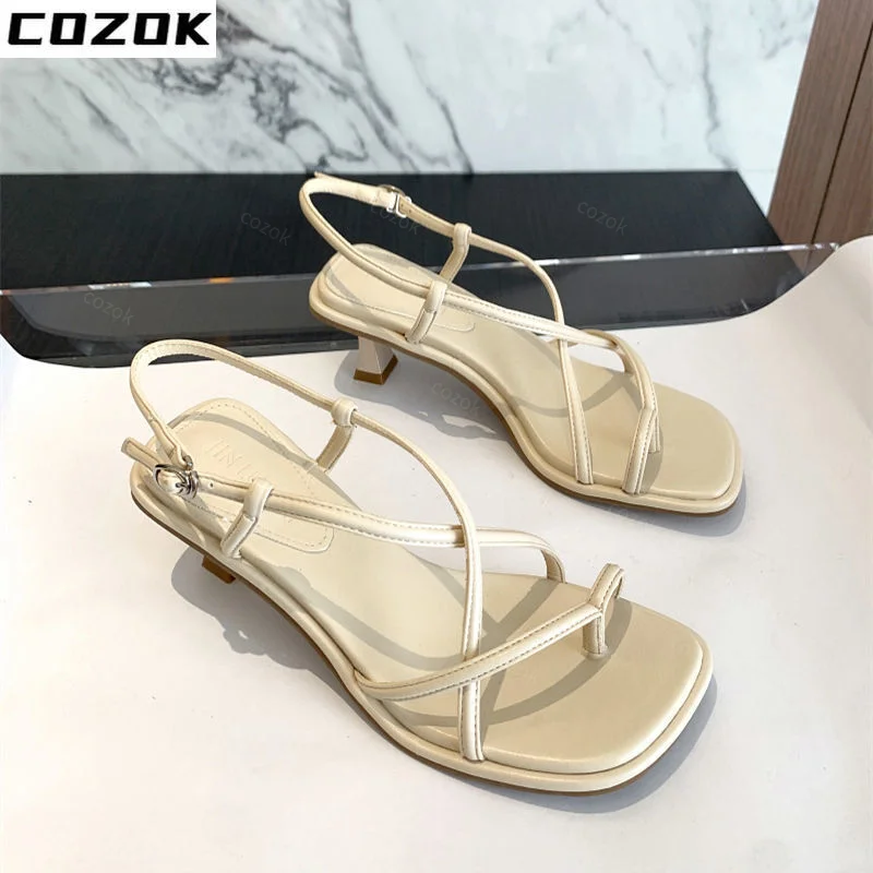 Stiletto mid-heel set-toe sandals female fairy style 2022 new summer net red all-match one-word buckle clip-on high-heeled shoes
Stiletto mid-heel set-toe sandals female fairy style 2022 new summer net red all-match one-word buckle clip-on high-heeled shoes