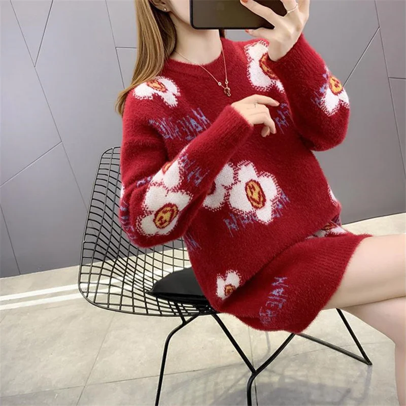 Winter Autumn Thick Mid Faux Mink Cashmere Sweater Women Red Black Pullover Slim Embroidery O-Neck Long Sleeve Tops Female
Winter Autumn Thick Mid Faux Mink Cashmere Sweater Women Red Black Pullover Slim Embroidery O-Neck Long Sleeve Tops Female