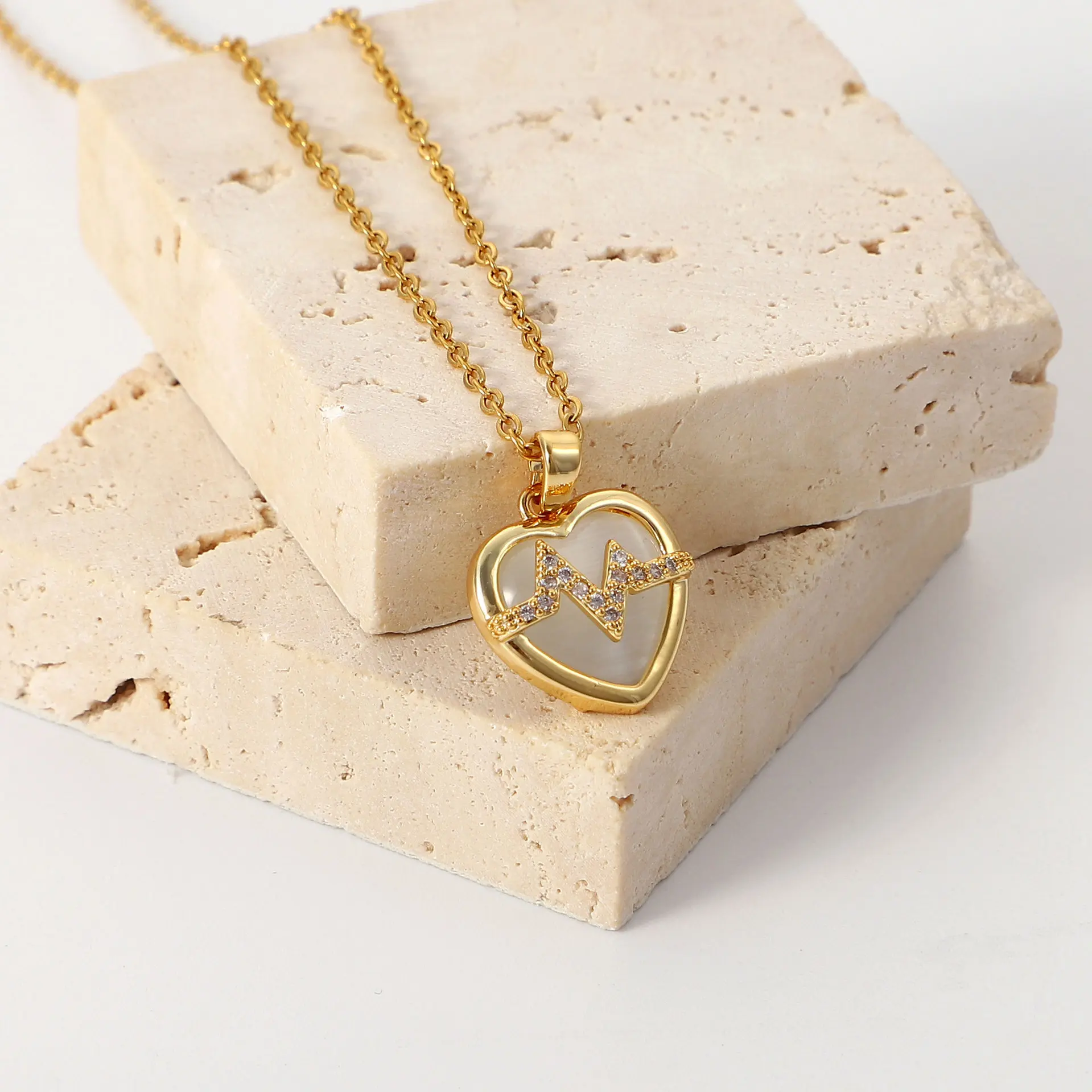 ANENJERY 316L Stainless Steel Moonstone Love Heart Pendant Clavicle Necklace New Simple Women's Necklace Party Jewelry Gift
ANENJERY 316L Stainless Steel Moonstone Love Heart Pendant Clavicle Necklace New Simple Women's Necklace Party Jewelry Gift