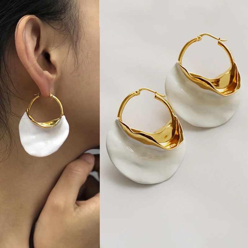 

2022 Luxury Geometric Irregular Gold Hoop Earring White Enamel Piercing Hoop Huggie Earings for Women Fashion Jewelry Earings