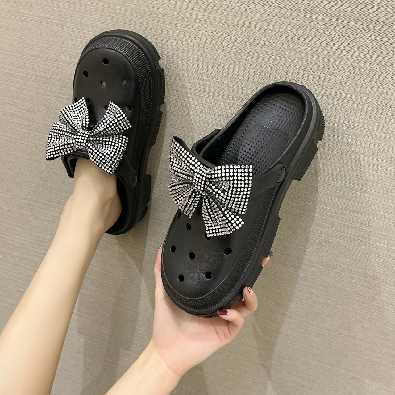 2022 Fashion Home Slippers Slip On Flats Bow-knot Indoor Floor Flat Shoes Female Slides Summer Non-slip Family Bathroom Sandal
2022 Fashion Home Slippers Slip On Flats Bow-knot Indoor Floor Flat Shoes Female Slides Summer Non-slip Family Bathroom Sandal