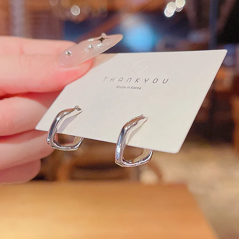 Ins Korean Women PVD Silver Plated Square Geometric Vintage Earrings Chunky 925 Sterling Silver Pin Hoop Earrings Jewelry
Ins Korean Women PVD Silver Plated Square Geometric Vintage Earrings Chunky 925 Sterling Silver Pin Hoop Earrings Jewelry