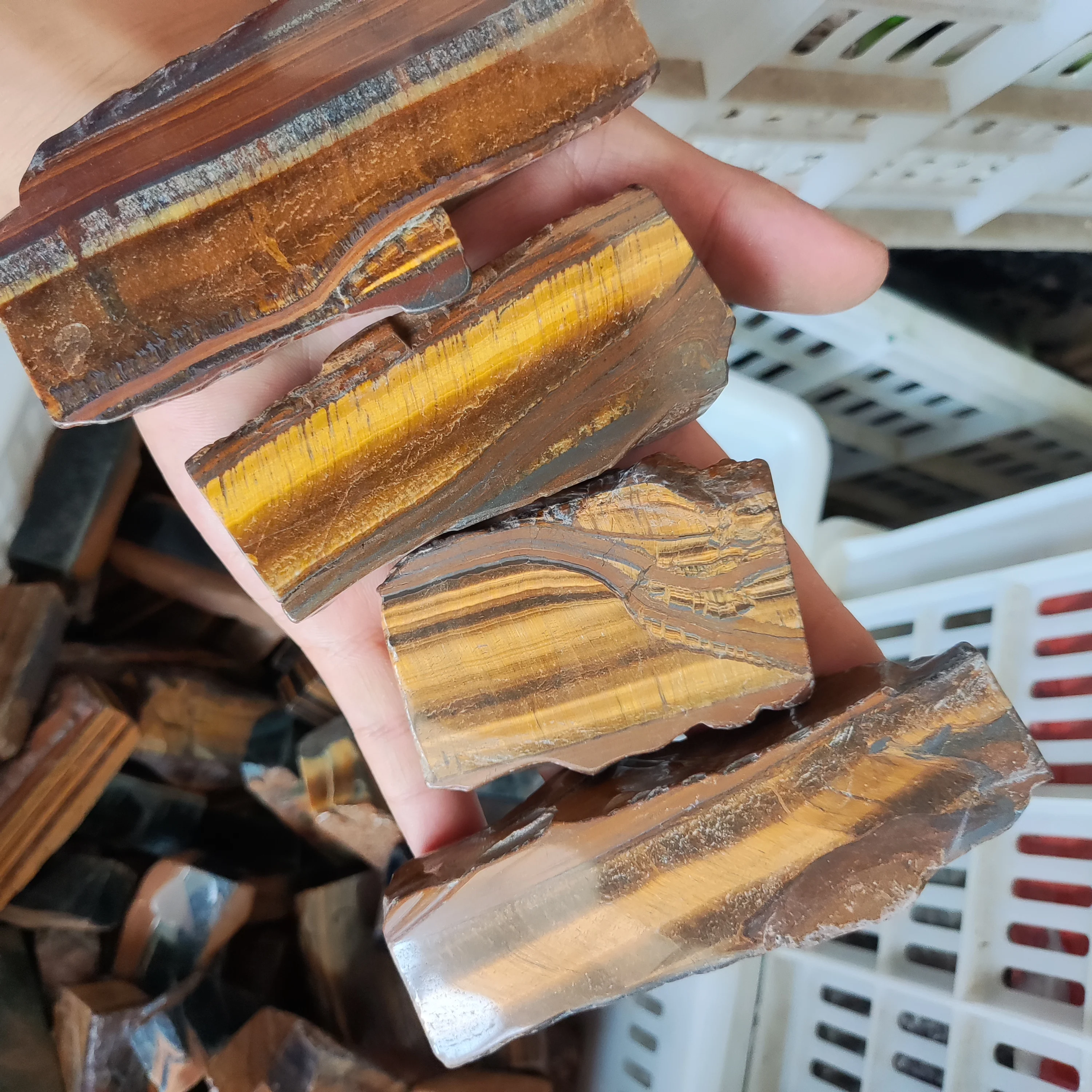 Noble Natural Yellow Tiger Eye Stone Polished Polished Crystal Stone Home Decoration Specimens
Noble Natural Yellow Tiger Eye Stone Polished Polished Crystal Stone Home Decoration Specimens