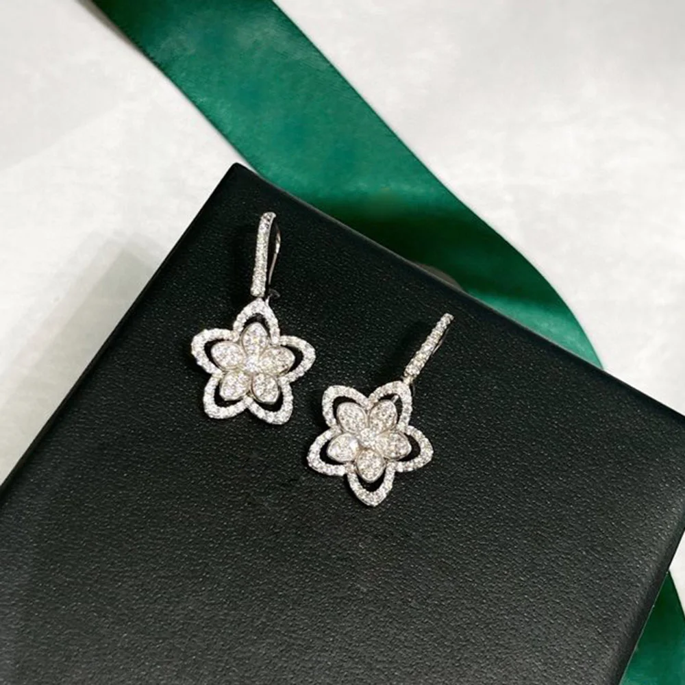 Женские серьги-подвески из серебра 925 пробы, с кристаллами 
Женские серьги-подвески из серебра 925 пробы, с кристаллами