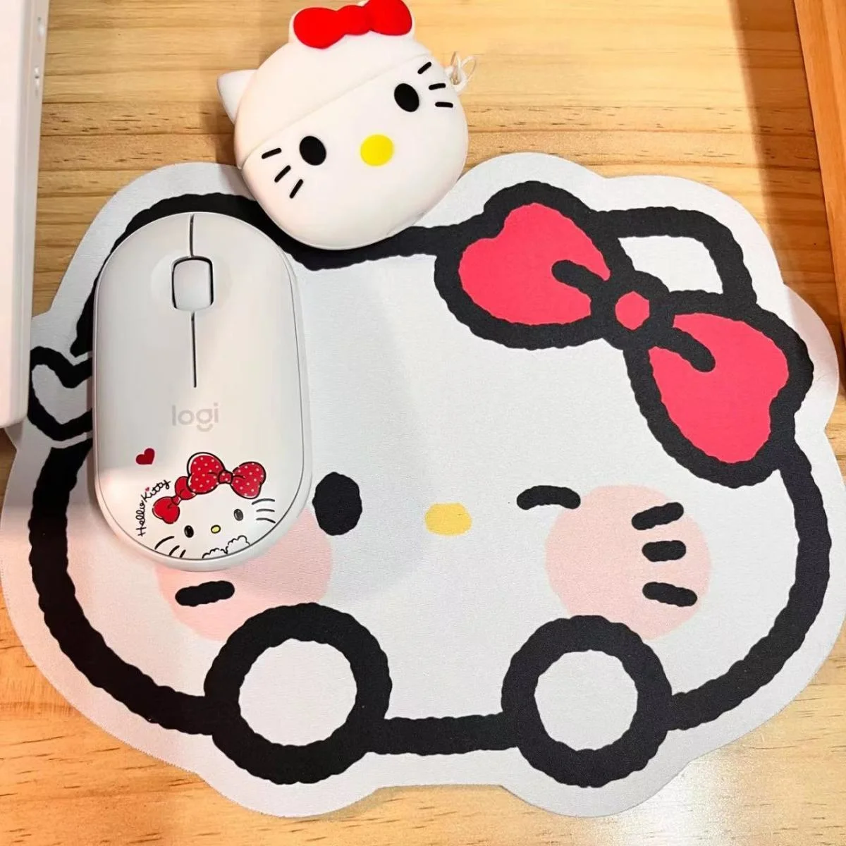 Коврик для мыши и планшета Sanrio, мультяшный Рождественский коврик для клавиатуры, для ПК, студенческие и офисные принадлежности, креативный ...
Коврик для мыши и планшета Sanrio, мультяшный Рождественский коврик для клавиатуры, для ПК, студенческие и офисные принадлежности, креативный ...