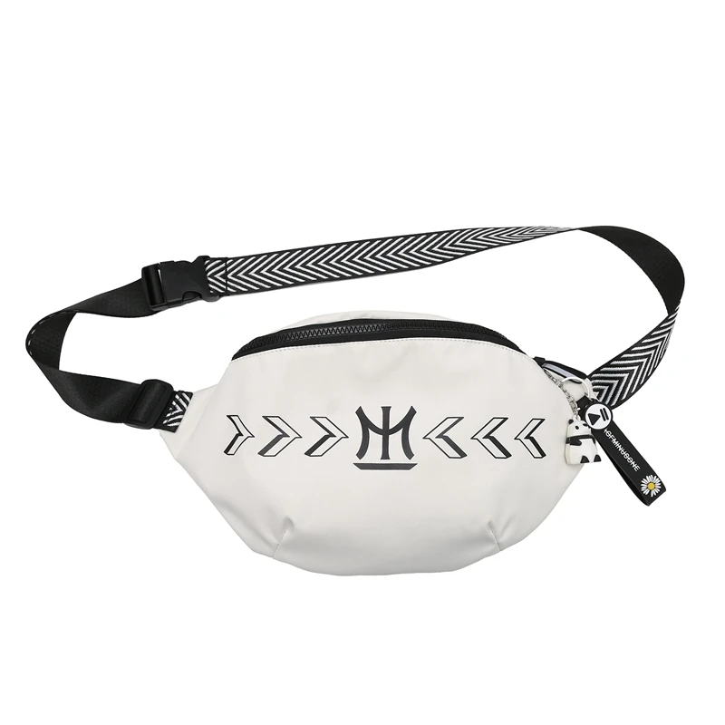 Summer trend messenger bag Korean style ins simple and versatile casual solid color simple campus style net red messenger bag
Summer trend messenger bag Korean style ins simple and versatile casual solid color simple campus style net red messenger bag