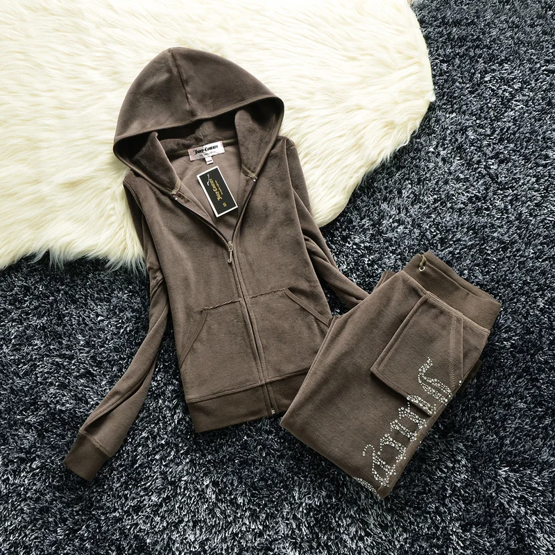 Velours Tracksuits Women's Velvet Fabric Velour Tracksuits Suit Women Track Suit Hoodies and Pants Fat Sister Sportswear
Velours Tracksuits Women's Velvet Fabric Velour Tracksuits Suit Women Track Suit Hoodies and Pants Fat Sister Sportswear