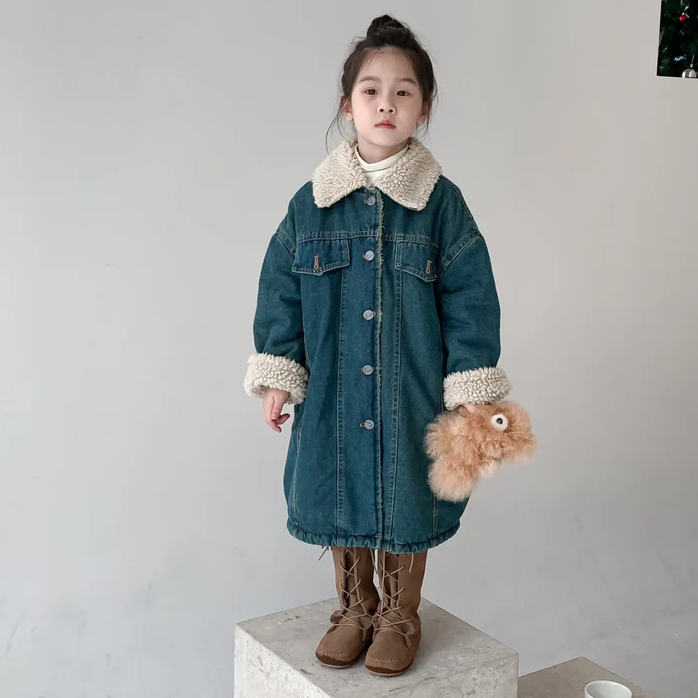 Children's Denim Coat 2023 Winter New Lamb Wool Splicing Baby Girls Denim Jacket Kids Thicken Warm Long Outerwear Jacket
Children's Denim Coat 2023 Winter New Lamb Wool Splicing Baby Girls Denim Jacket Kids Thicken Warm Long Outerwear Jacket