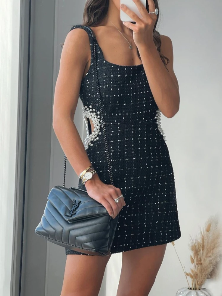2021 Elegant Pearl Cut Out Straps Dress Women Sexy Sleeveless Square Collar Plaid Black Party Club Female Short Vestido
2021 Elegant Pearl Cut Out Straps Dress Women Sexy Sleeveless Square Collar Plaid Black Party Club Female Short Vestido