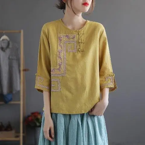 2022 flower embroidery blouse women chinese shirt national hanfu cotton linen o neck female daily tops qipao oriental tang suit
2022 flower embroidery blouse women chinese shirt national hanfu cotton linen o neck female daily tops qipao oriental tang suit