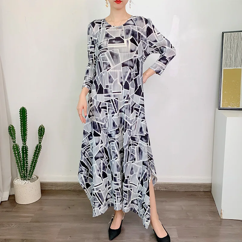 Женское плиссированное платье миаке, Новинка лета 2023, свободное удобное и повседневное Плиссированное Платье с принтом, дизайнерское платье со складками 
Женское плиссированное платье миаке, Новинка лета 2023, свободное удобное и повседневное Плиссированное Платье с принтом, дизайнерское платье со складками