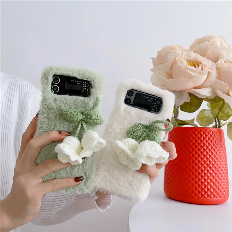 Flowers Bell Hanging Chain Phone Case For Samsug Galaxy Z Flip4 Flip3 Winter Plush Fur TPU Back Shell Cover For Galaxy Z Flip3 4
Flowers Bell Hanging Chain Phone Case For Samsug Galaxy Z Flip4 Flip3 Winter Plush Fur TPU Back Shell Cover For Galaxy Z Flip3 4