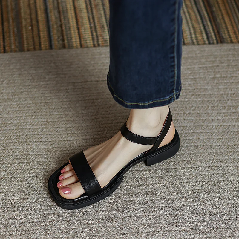 Retro Women Sandals Summer Comfortable Soft-Soled Low-Heeled Strap Lady Sandals Solid Black Flat-Bottomed Roman Femaes Shoes
Retro Women Sandals Summer Comfortable Soft-Soled Low-Heeled Strap Lady Sandals Solid Black Flat-Bottomed Roman Femaes Shoes