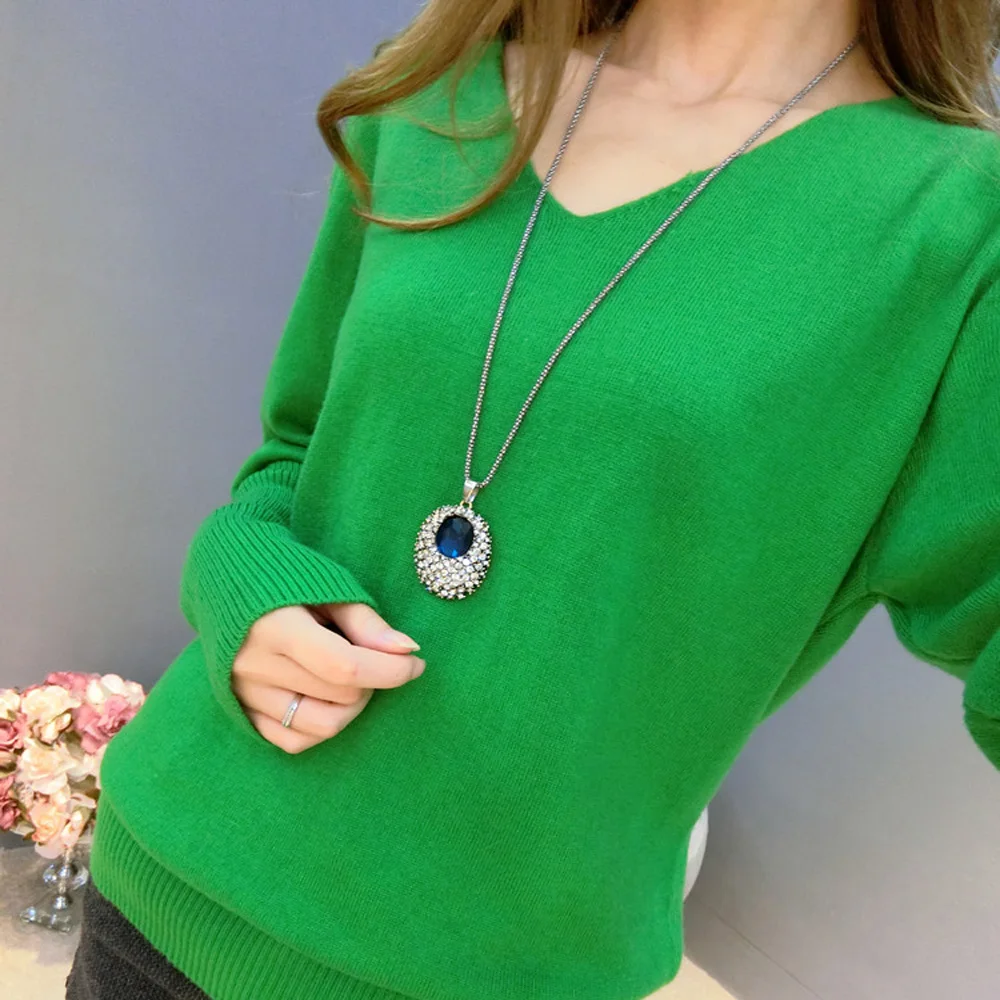 2022 New Fashion Women's Cashmere Wool Sweater V-neck Batwing Sleeve Knitted Solid Color Loose Size 4XL
2022 New Fashion Women's Cashmere Wool Sweater V-neck Batwing Sleeve Knitted Solid Color Loose Size 4XL