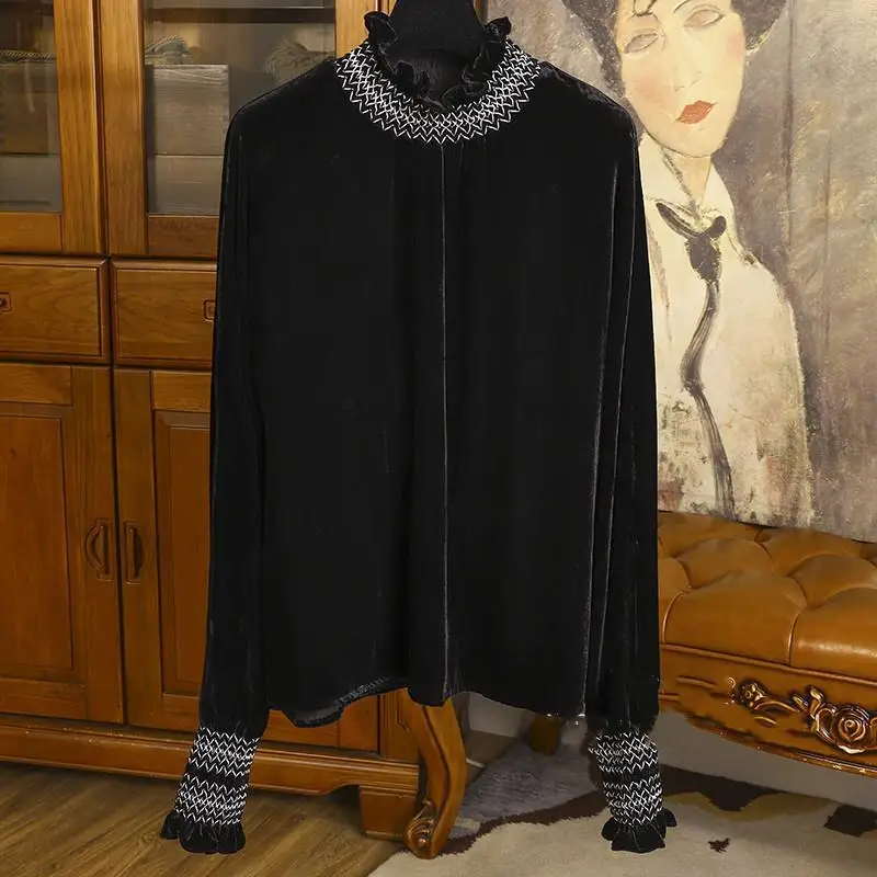 2022 Autumn New Style Single Wear Temperament Thin Simulation Velvet Bat Sleeve Shirt Women Blouse
2022 Autumn New Style Single Wear Temperament Thin Simulation Velvet Bat Sleeve Shirt Women Blouse